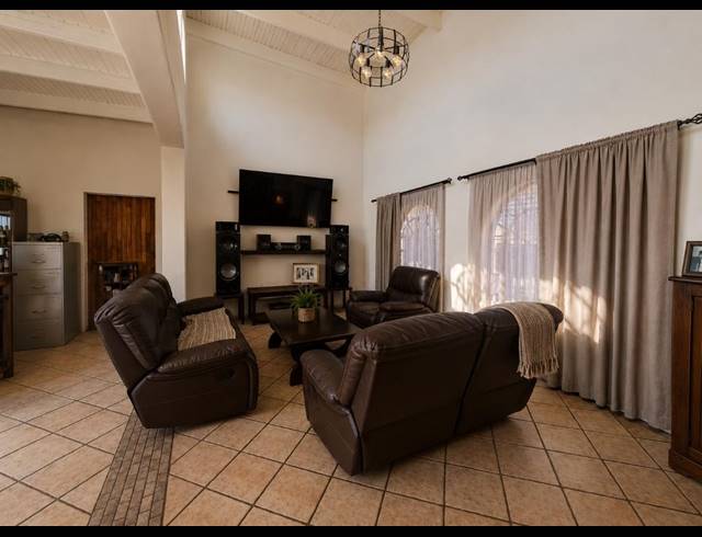3 BEDROOM HOUSE FOR SALE IN THREE RIVERS